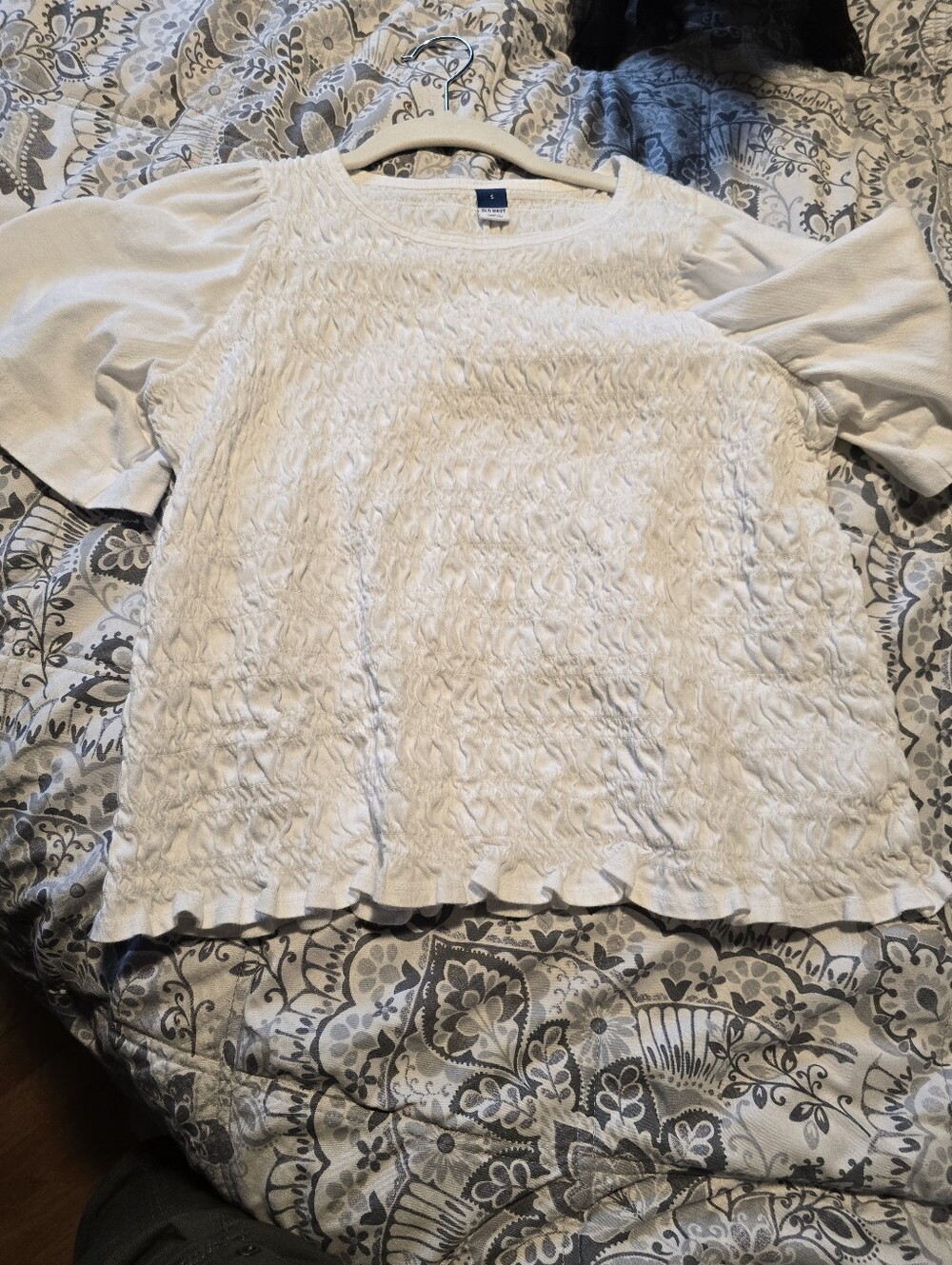 Old Navy Women's White Short-Sleeve Textured Top - Size S